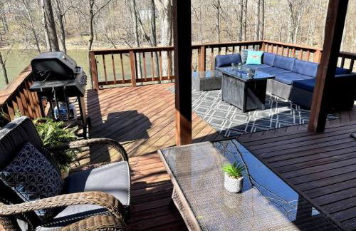 Beautiful Waterfront with Dock Firepit Hot tub - Foto 29