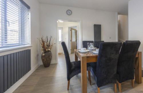 Beautiful 3-Bed Home with Hot Tub in Ross-on-Wye - Photo 9