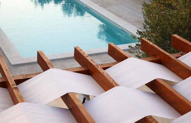 Secluded Oasis With Pool, Outdoor Kitchen, & Landscaped Terraces - Foto 24