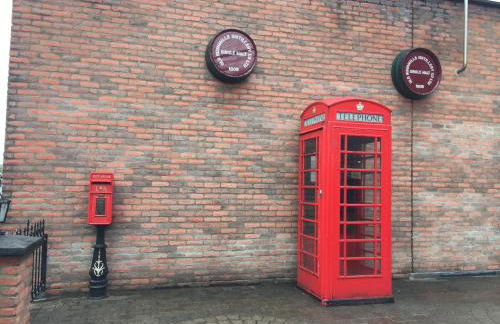 Bush House Accommodation - The Distillery - Foto 10