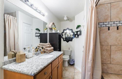 Cozy 3BR Home Escape, Modern & Serene - Foto 17