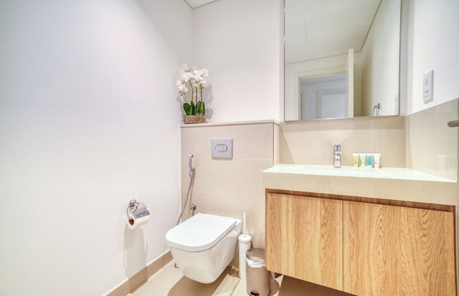 Classy Downtown 2BR w City View Balcony - Photo 48