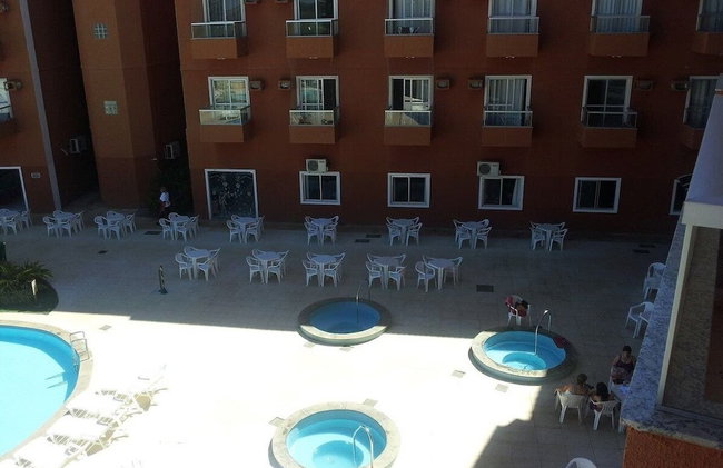 Frente ao Parque da Lagoa Quente, Apto particular com varanda e vista piscinas, com tela de proteção - Foto 25