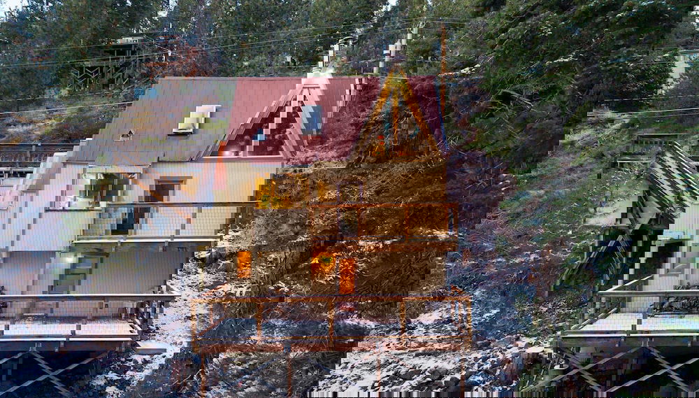 Sierra at Donner Lofted Cabin Minutes to Lake A-frame-inspired Design Deck - Foto 1, Habitación