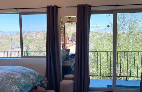 Eagles Nest Casita Luxury king memory foam bed feather pillows & duvet Amazing views, private balcony, Great location & Dog friendly - Foto 12