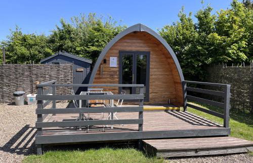 MegaPod 1 at Lee Wick Farm Cottages & Glamping - Foto 4
