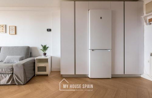 MyHouseSpain - Primera línea de playa con parking - Foto 8