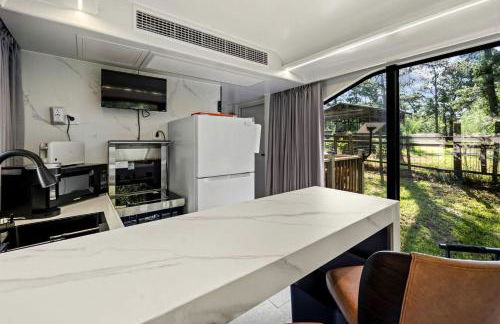 Modern Airstream Glamping with Pond Views in Rural South Carolina - Photo 6