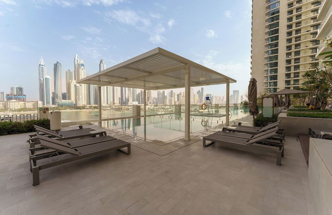 Maison Privee - Upscale Apt w/ Partial Dubai Marina & Palm Views - Photo 13