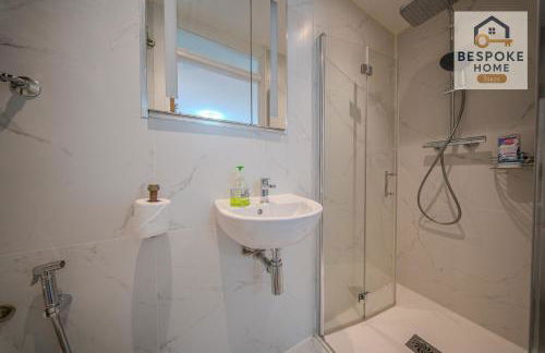 Modern 4 Bed 3 Bath House - 4 Groups with FREE Parking - Central London - Foto 23