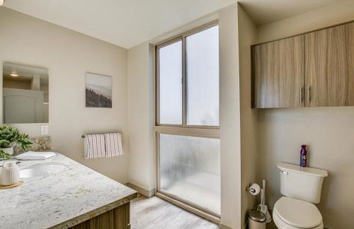 By Seaport Village and Navy Base! Chic Condo with Pool - Foto 17