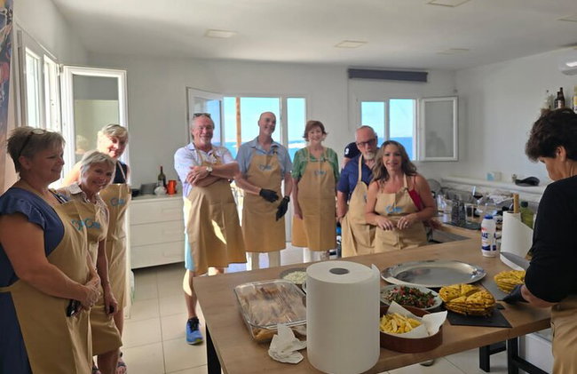 Experiencia en clase de cocina Mykonos para viajeros de cruceros - Foto 12