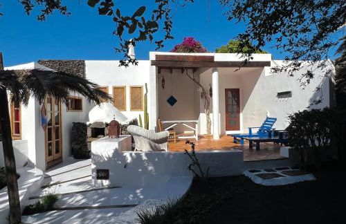 Stylish house in a real Finca with private garden - Photo 22