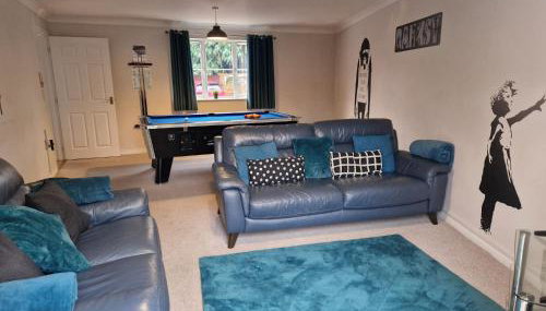 Hereford - Finch House - Modern 4 Bedroom House Located in South Hereford, Dog Friendly With Nearby Countryside, Pool Table, Sleeps up to 10 Guests - Hosted by RENTMYHOUSE - Foto 3