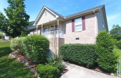 20 mins to Nashville, fenced yard included - Photo 1