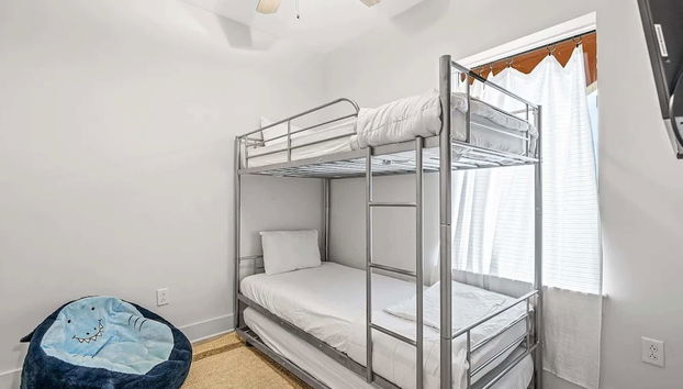 Salt and Shore Escape Sleeps 7 - Foto 2, Habitación