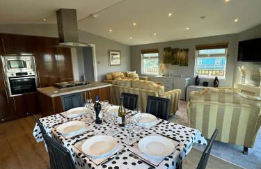 The Lodge - Photo 26