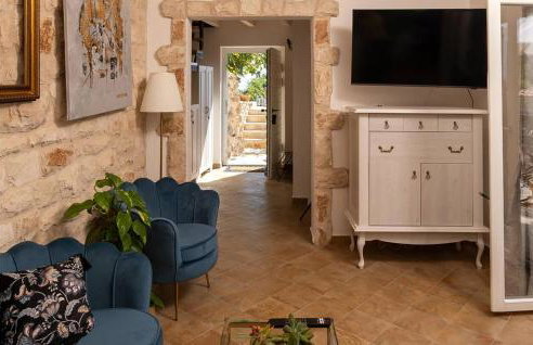 3 Bedroom Stunning Home In Zarace - Photo 15