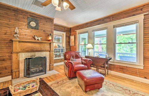Fish, Float and Relax Fireside Home Near New River! - Foto 1