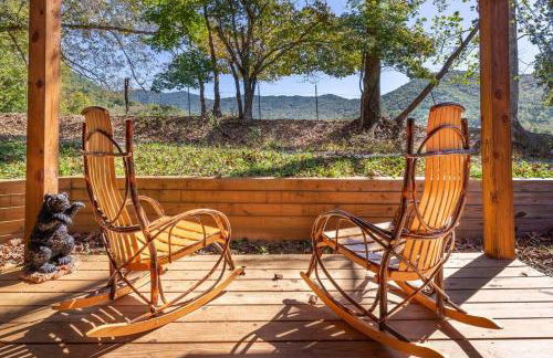 *New Owner Special* Cozy Cabin with mountain views - Foto 2