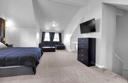 Spacious 3-Bedroom Near Campus - Photo 28