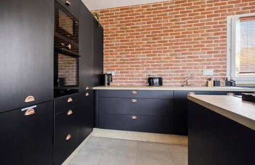 Maison familiale avec jardin calme et parking - Photo 11