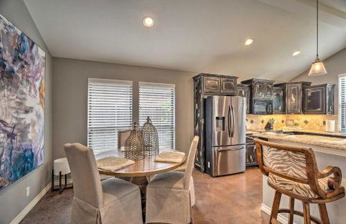 Luxe Midland Retreat with Patio, Grill and Yard! - Foto 10