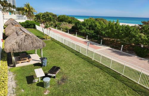 Entire Beach Front Condo w/ pool Amazing view 4pax - Photo 33