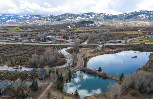 Riverfront Cabin, 4 Mi to Granby Ranch - Foto 39