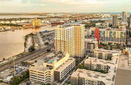 Chic Channelside Studio with High-Rise Views - Foto 32