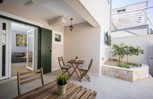 Zlatin Dvor - apartments for 3, terrace, Trogir center, beach at 5-min, BIKE friendly - Foto 92