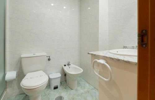 Primera Linea de Playa Samil Costa con Garaje Incluido - Foto 26