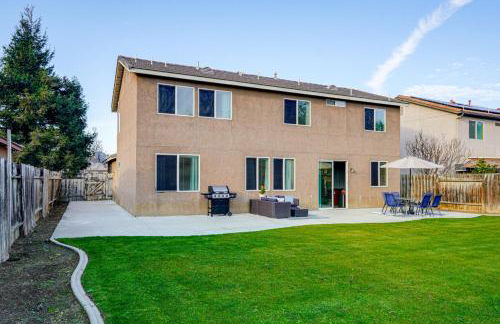 BBQ Ready Home 7 Mi to The Park at River Walk - Photo 38