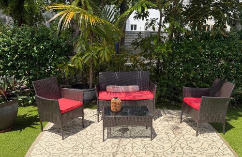 Artful 4BR Family Retreat - Photo 5