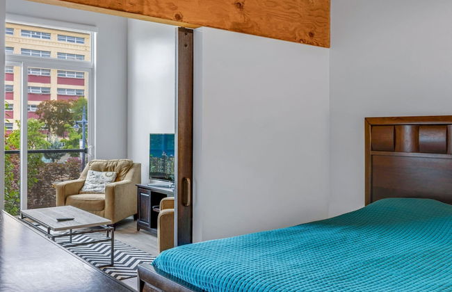 Roxy Condo 203 in Bremerton - Photo 8