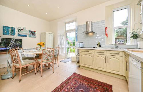 The Town House at Muntham- Luxury Holiday Home with Hot Tub - Photo 18