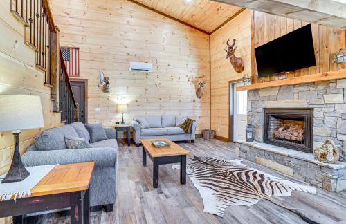 Pet-Friendly Yard! Nature Escape in Forest City - Foto 1