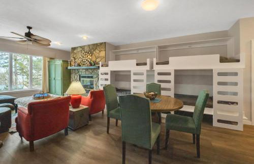 Lake front Keowee Condo with Balcony & Resort Amenities! 20 min to Clemson condo - Foto 21