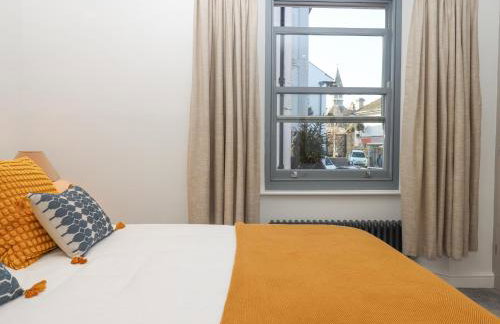 The Cottage on The Square - Photo 27