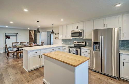 Fire Pit, Pickleball, Pool! Schulenburg Farmhouse - Foto 12