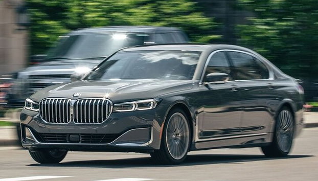 Salida del sedán de lujo desde la ciudad de Sharjah al aeropuerto SHJ de Sharjah - Foto 3