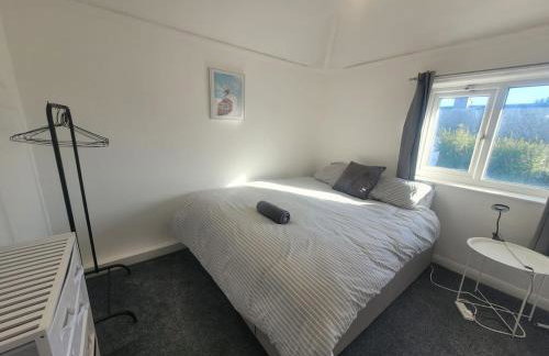 Contractor Friendly Spacious 3 Bed With Private Parking - Foto 32