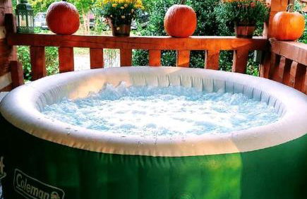 Tranquil Cabin with Hot Tub & Creek Views Near Bass Pro, Kodak Tennessee - Foto 4