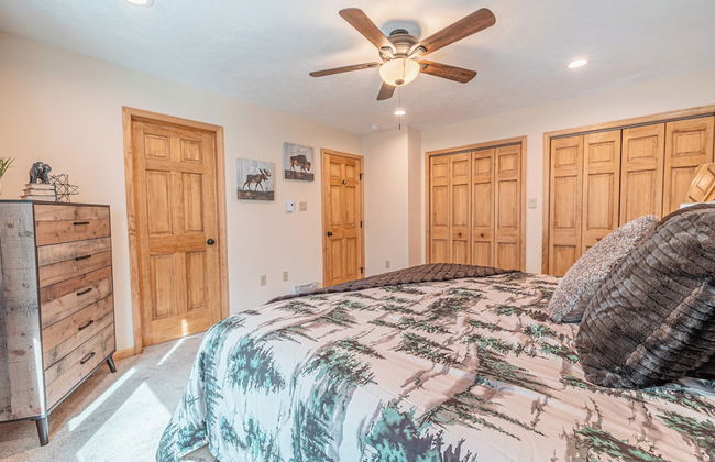 NEW Large Group Summer Getaway W/hot Tub + Game Room! - Foto 6