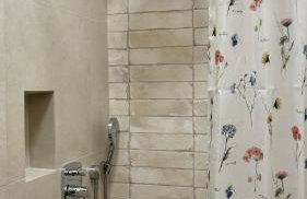 Omis apartment - near beach and town center, ground floor with small garden - Foto 40