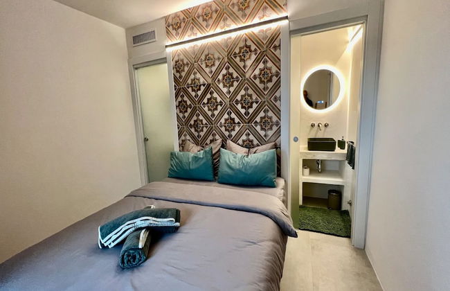 Tiny Townhouse In The Historic Centre - Photo 4