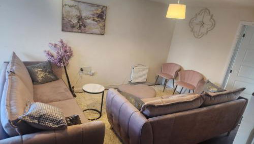 1 Bed - Sleeps 4 - Wolverhampton City Centre - Foto 3