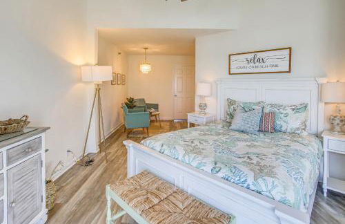 Salt and Light Oceanfront Condo with Pool and Elevator - Foto 11