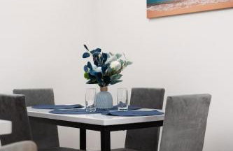 Sunrise Glow Spacious 2BR 2BA 2 King Beds Gym WFH - Foto 31