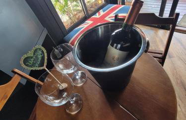 Morumbi, Apartamento Pub, SPA com hidromassagem, PISCINA Aquecida PRIVATIVA, LAREIRA, tudo que você precisa para descansar, trabalhar ou realizar aquela comemoração! Com total conforto e PRIVACIDADE! O Apt Nota 10 de SP! - Foto 40